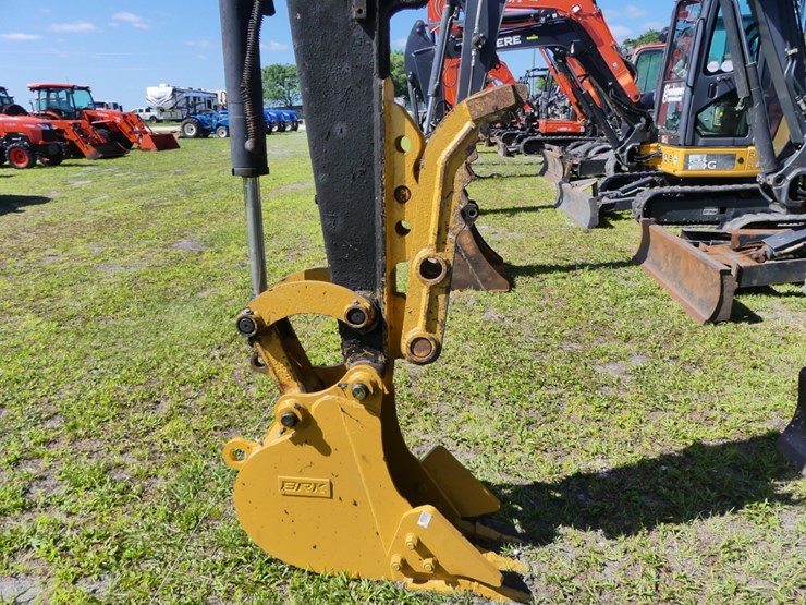 2015-caterpillar-303-image-9