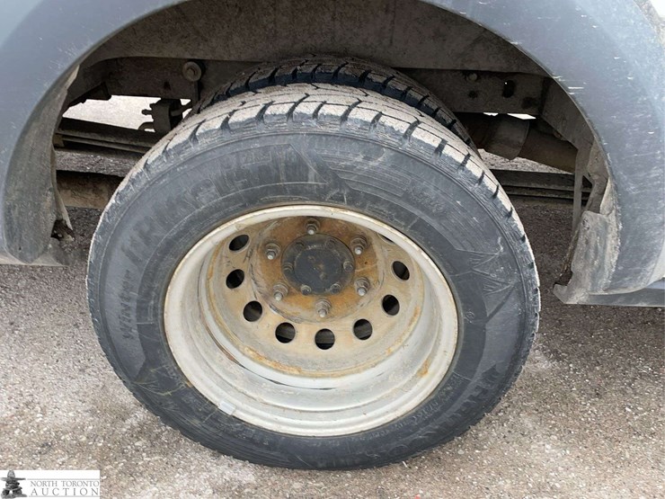 2016-ford-transit-image-19