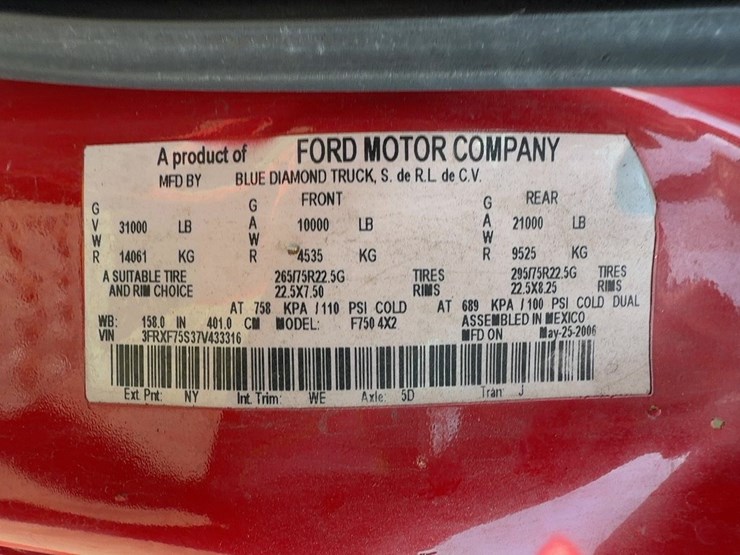 2007-ford-f750-xl-image-30