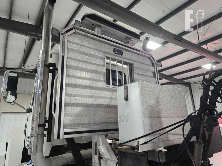 2017-mack-pinnacle-chu613-image-19