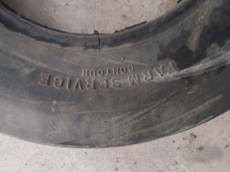 (2)-5.50-16.-(1)-33x5-tires-image-9