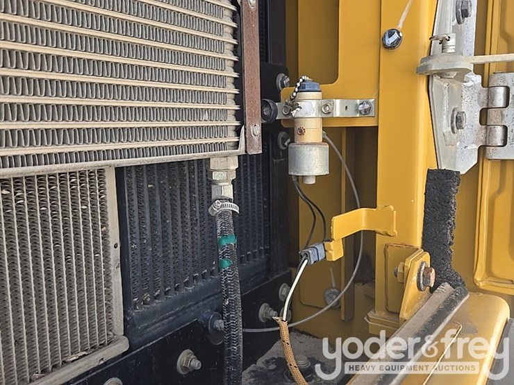 2017-caterpillar-336fl-image-47