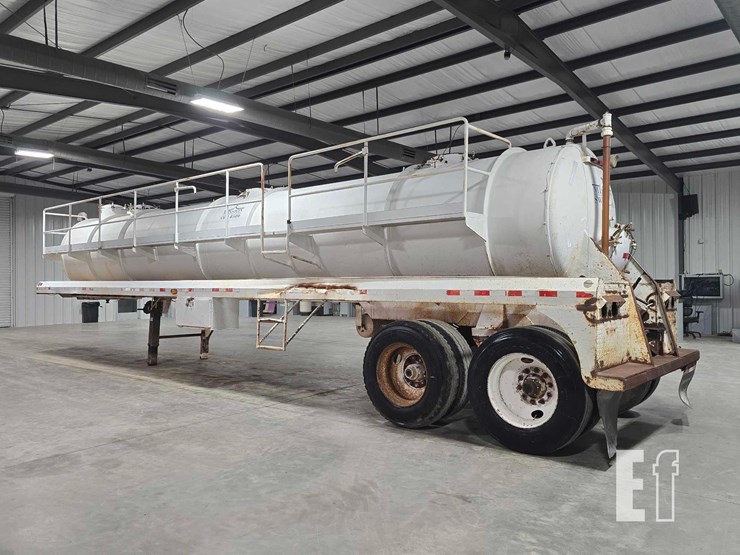 40-foot-vacuum-tank-trailer-image-4