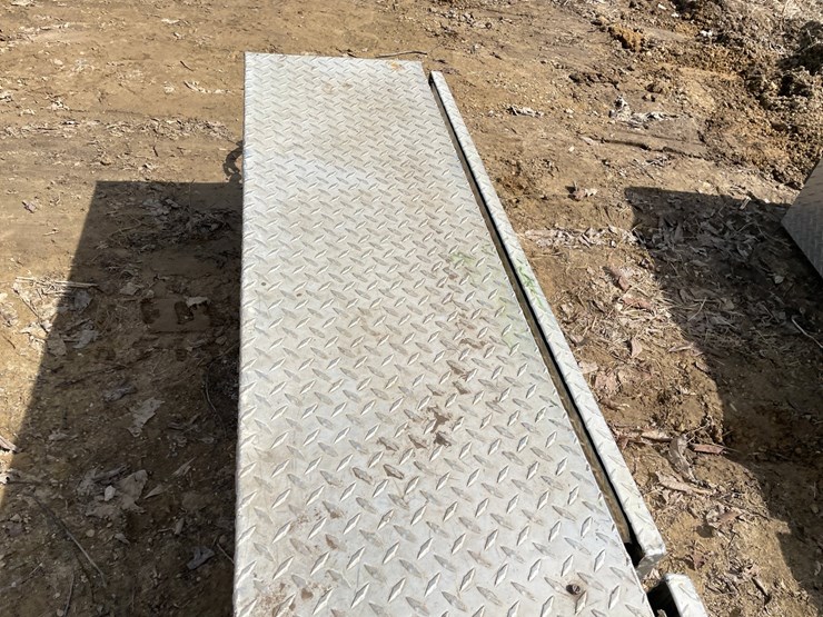 #3971-•-(2)-aluminum-truck-tool-box's-image-7