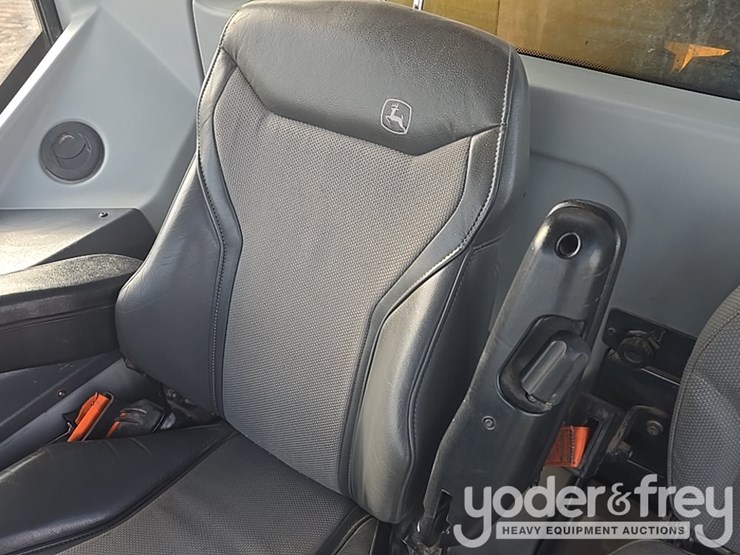 2022-deere-260e-image-117