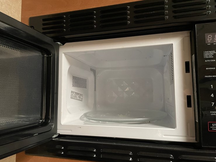 #201-•-2014-palomino-puma-253-fbs-27'-fifth-wheel-camper-(has-wi-title)-image-57