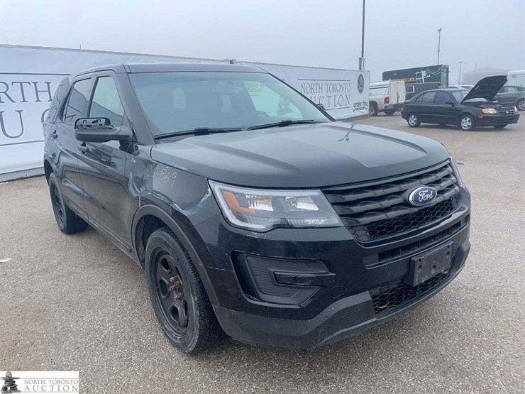 2017-ford-explorer-image-3
