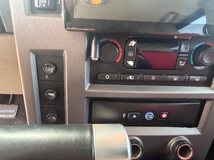 2004-hummer-h2-image-34