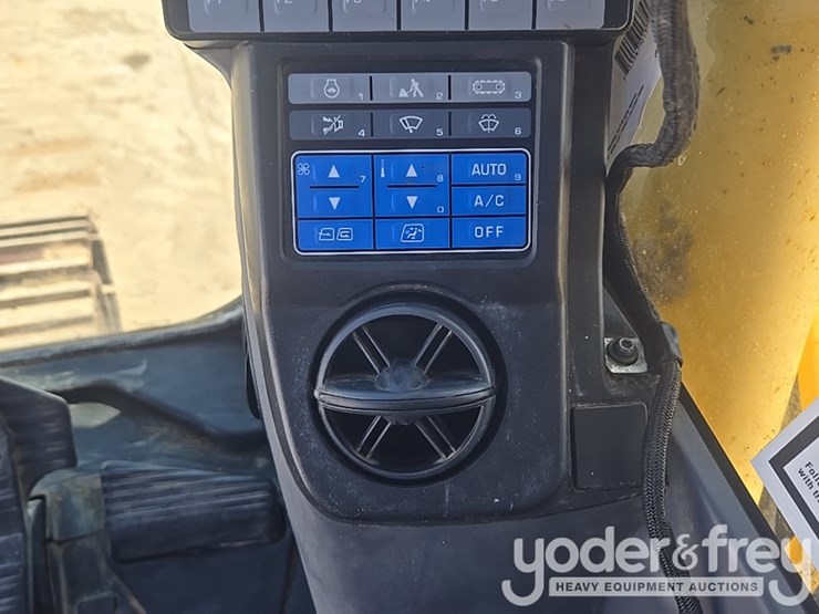 2015-komatsu-pc490-lc-11-image-156