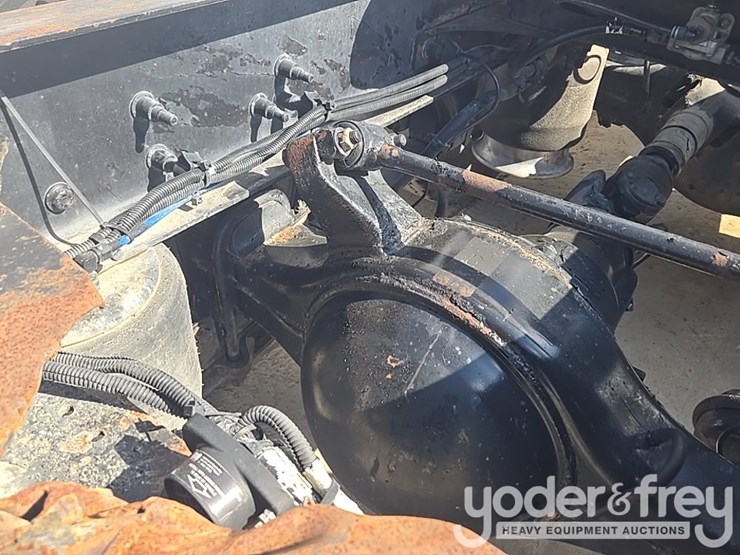 2014-freightliner-cascadia-113-image-39