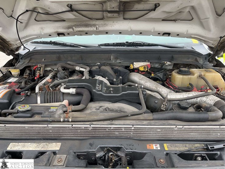 2011-ford-f550-image-10