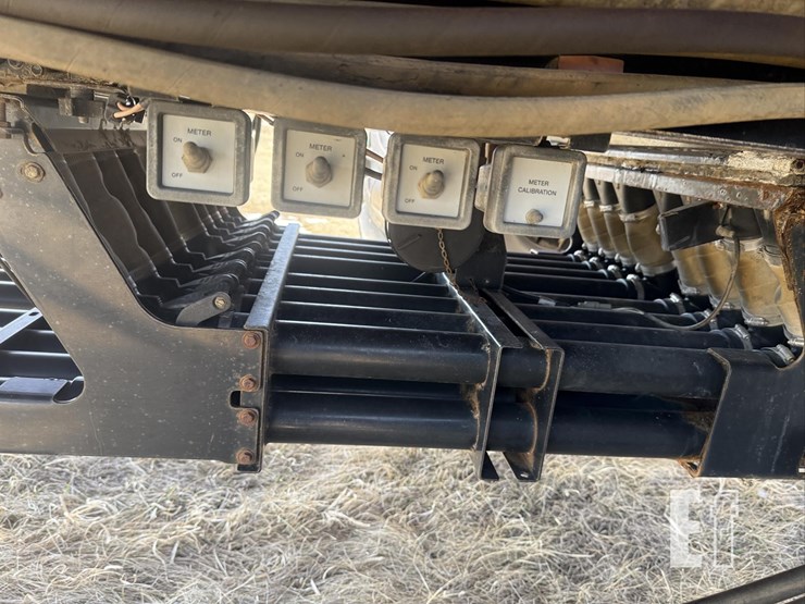 2011-case-ih-3430-image-26