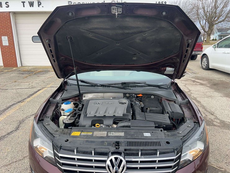 2014-volkswagen-passat-tdi-image-74