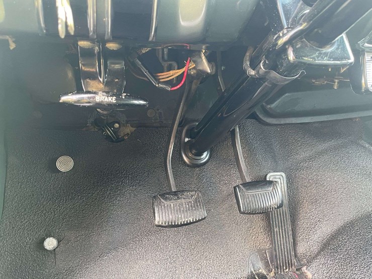 1953-ford-customline-sedan-image-49