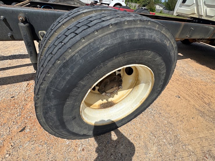 2010-international-4300-image-8