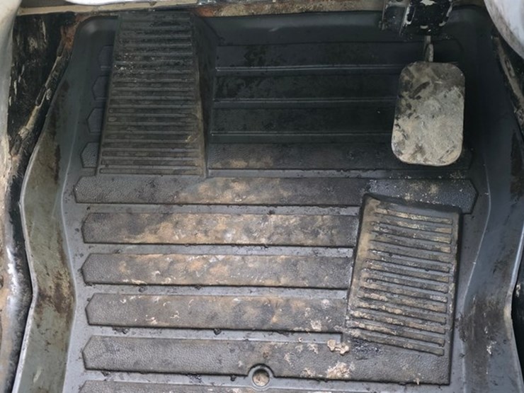 2022-caterpillar-272d3-image-47