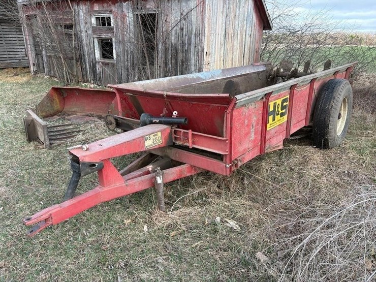 h&s-model-180-manure-spreader-image-3