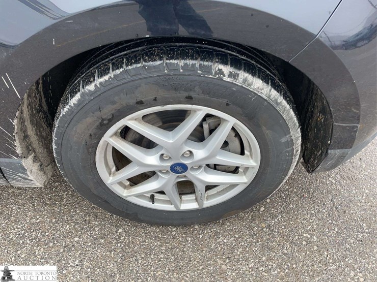 2021-ford-edge-image-18