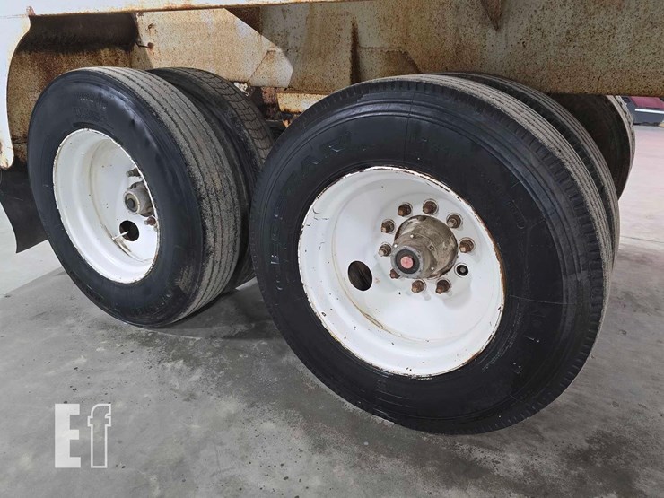 40-foot-vacuum-tank-trailer-image-21