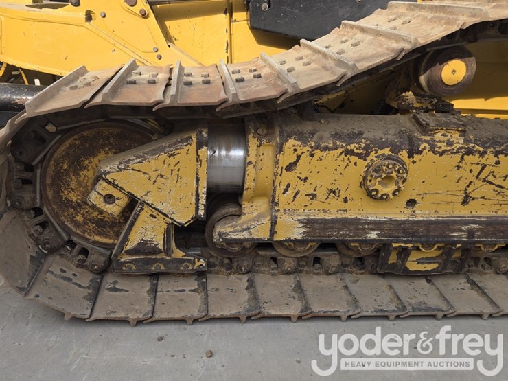 2019-caterpillar-d6-lgp-image-11