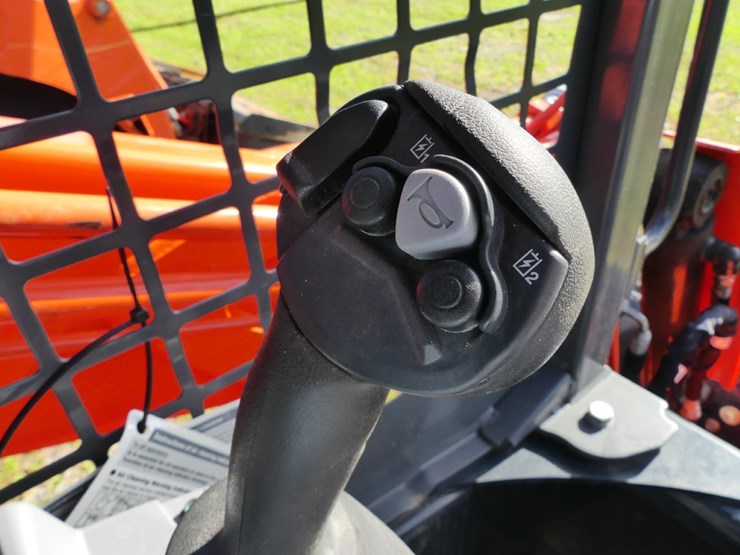 2023-kubota-svl75-2-image-15