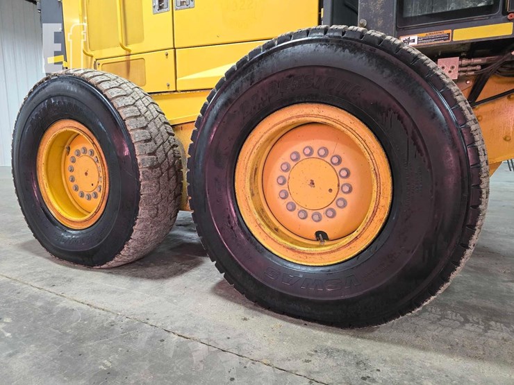 2009-deere-770g-image-30