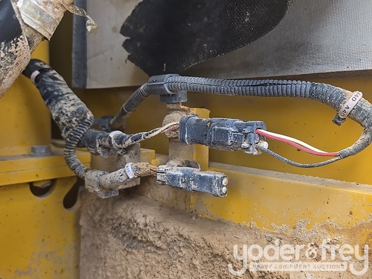 2015-komatsu-pc490-lc-11-image-51