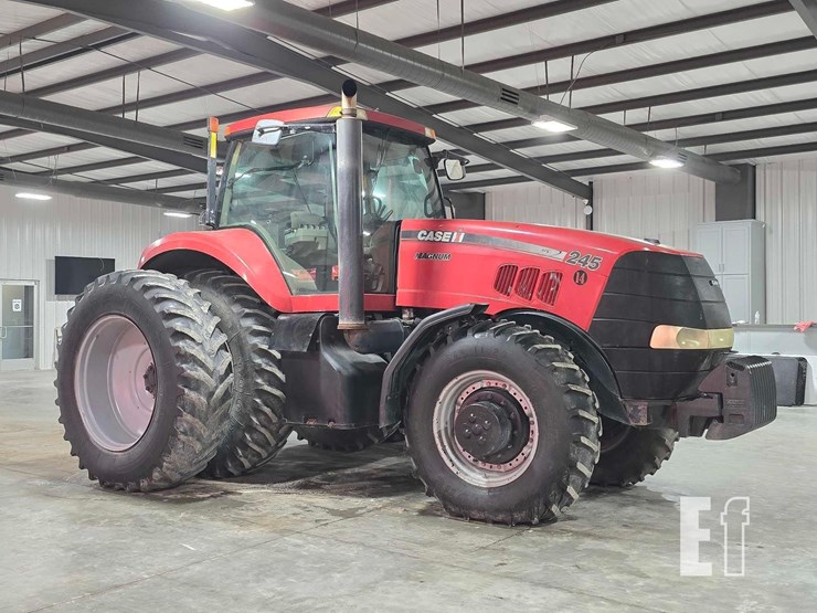 case-ih-magnum-245-image-2