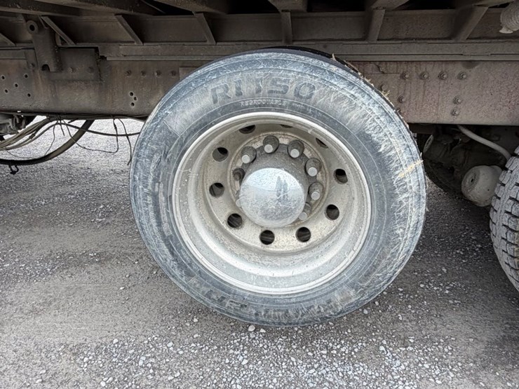 #31720-•-1999-volvo-tri-axle-dump-truck-image-24