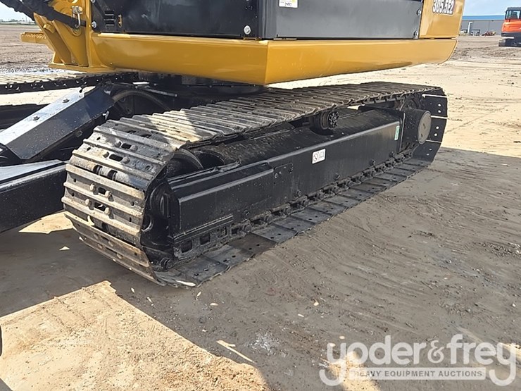 2018-caterpillar-305.5-image-10