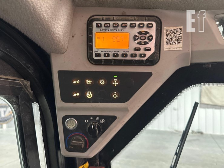 2021-jcb-3ts-8t-image-19