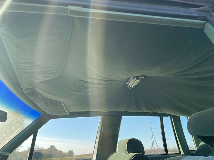 1980-lincoln-continental-town-car-image-38