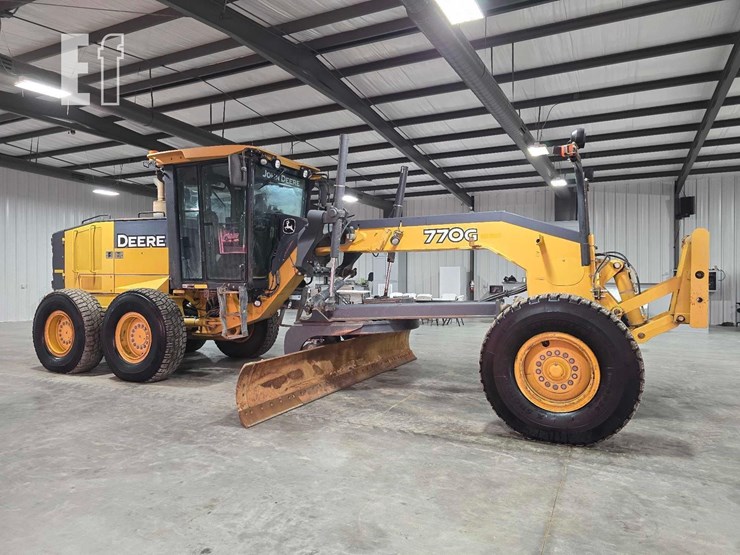 2009-deere-770g-image-2