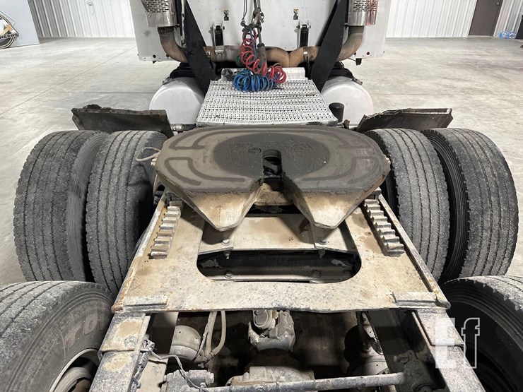 2008-peterbilt-386-image-9