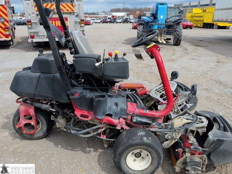 2013-toro-groundsmaster-3320-image-5