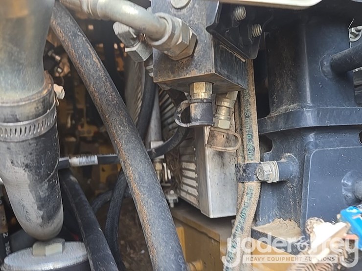 2022-deere-260e-image-106