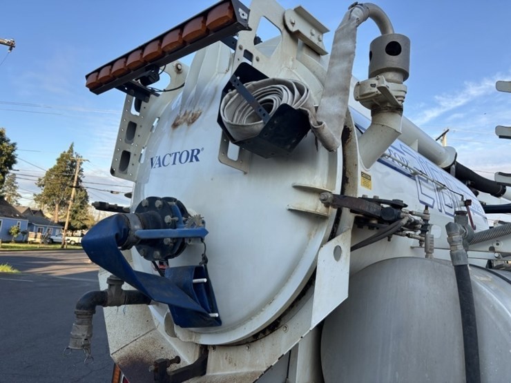 2009-vactor-2100-image-26