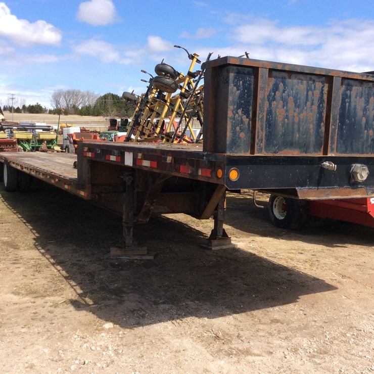 2004 NEVILLE TRAILER