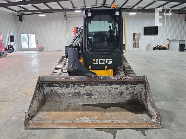 2021-jcb-3ts-8t-image-7