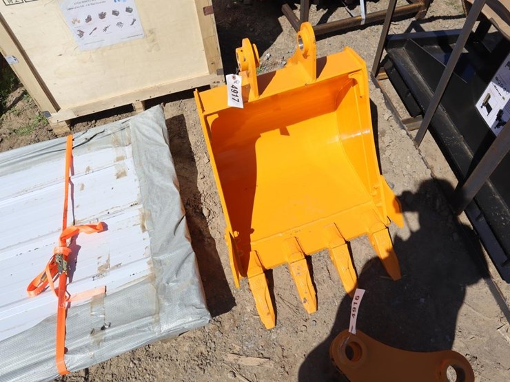 caterpillar-305-image-1