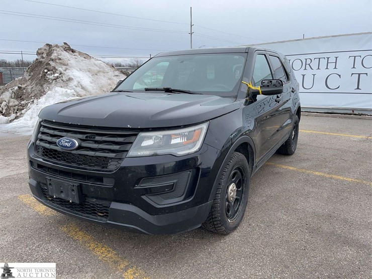 2017-ford-explorer-image-1