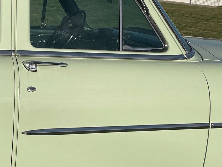 1953-ford-customline-sedan-image-19