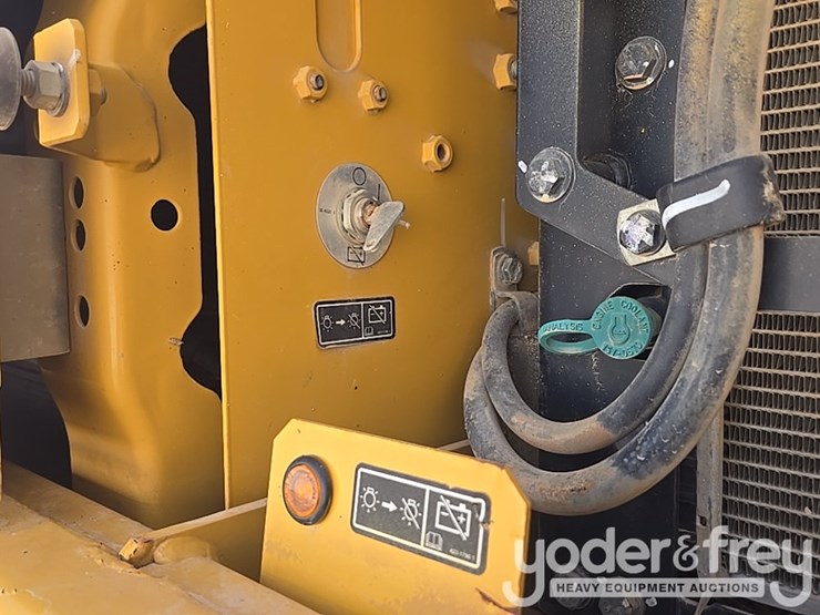 2019-caterpillar-336-image-48