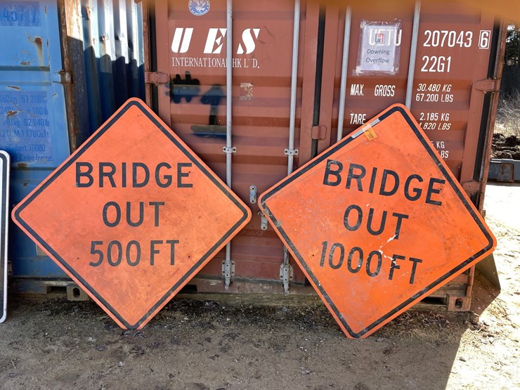 #3932-•-(2)-metal-retired-road-signs-image-2