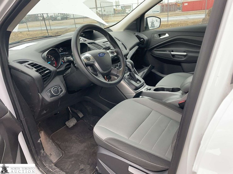 2016-ford-escape-image-11