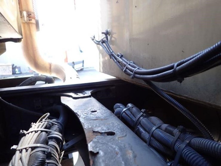 2017-western-star-4700sb-image-102