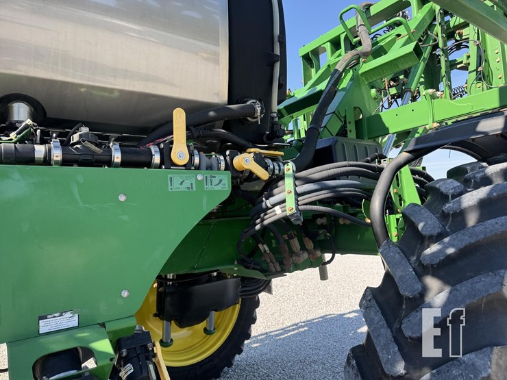 2017-john-deere-r4038-image-32