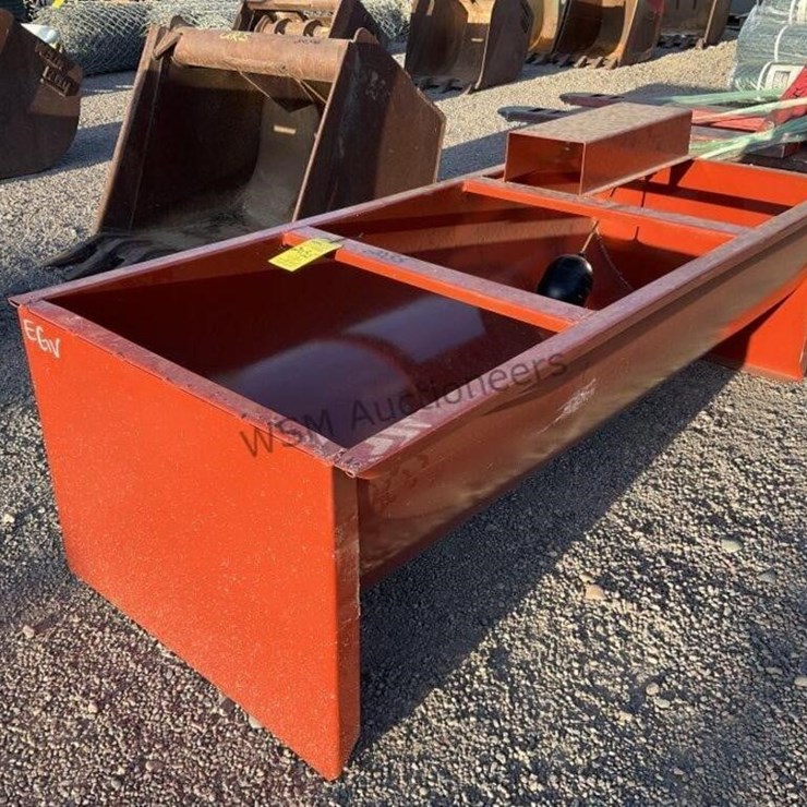 STEEL LIVESTOCK TROUGH WITH FLOAT