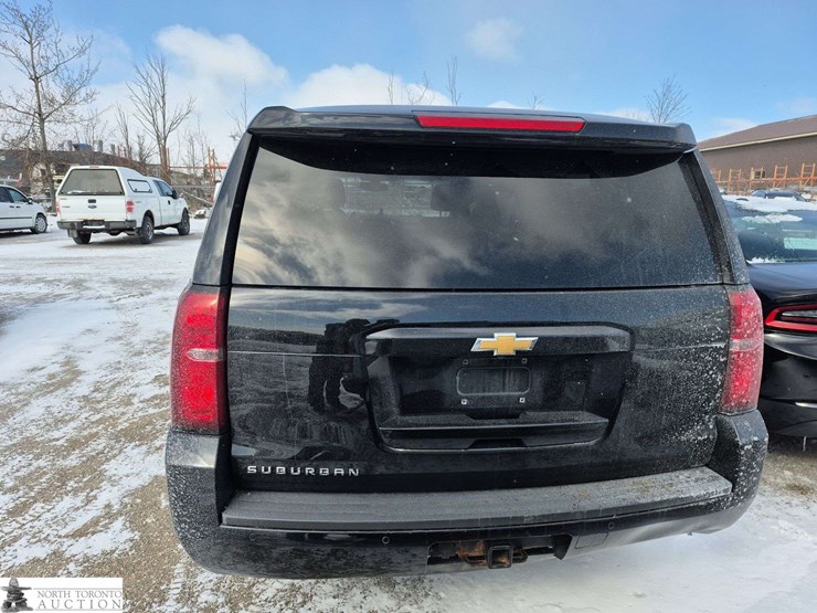 2018-chevrolet-suburban-image-5