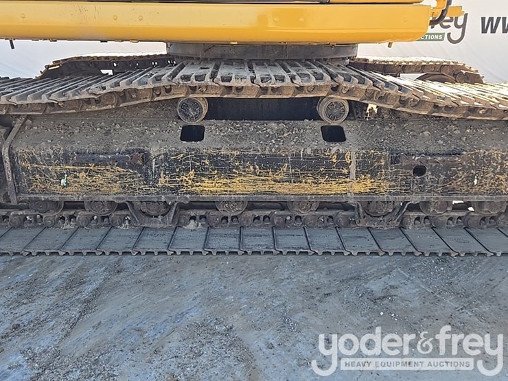 2019-caterpillar-336-image-17
